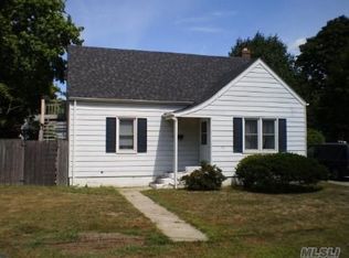 33 William Ave, Central Islip, NY 11722