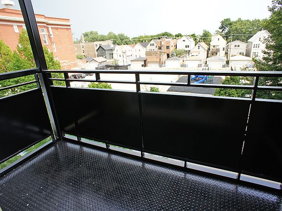 5th image of 2915 N Clybourn Ave APT 307