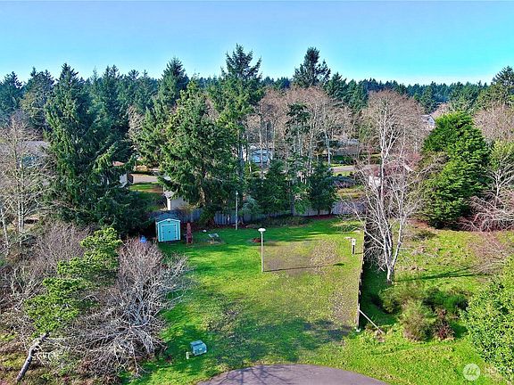 2nd image of 314 Flax Court SE