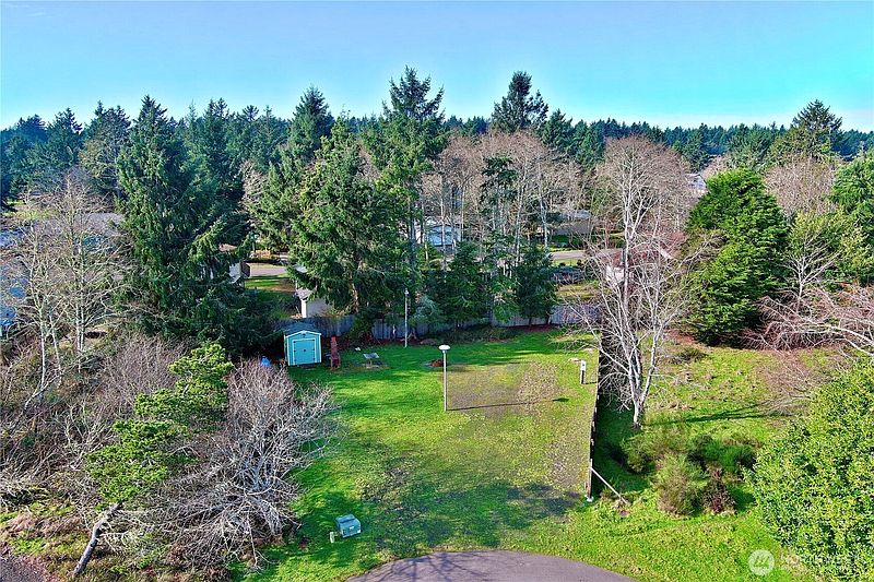 2nd image of 314 Flax Court SE
