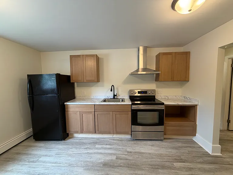 63 E Hill St #65 — Photo 4