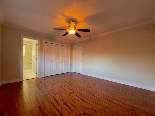 3 bedroom rental in Surrey — photo 12