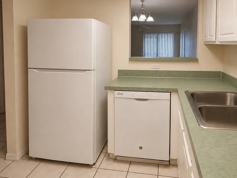 711 N Halifax Ave #106 — Photo 5