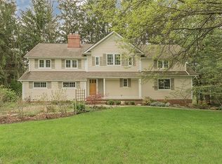33526 N Deer Creek Ln, Pepper Pike, OH 44124