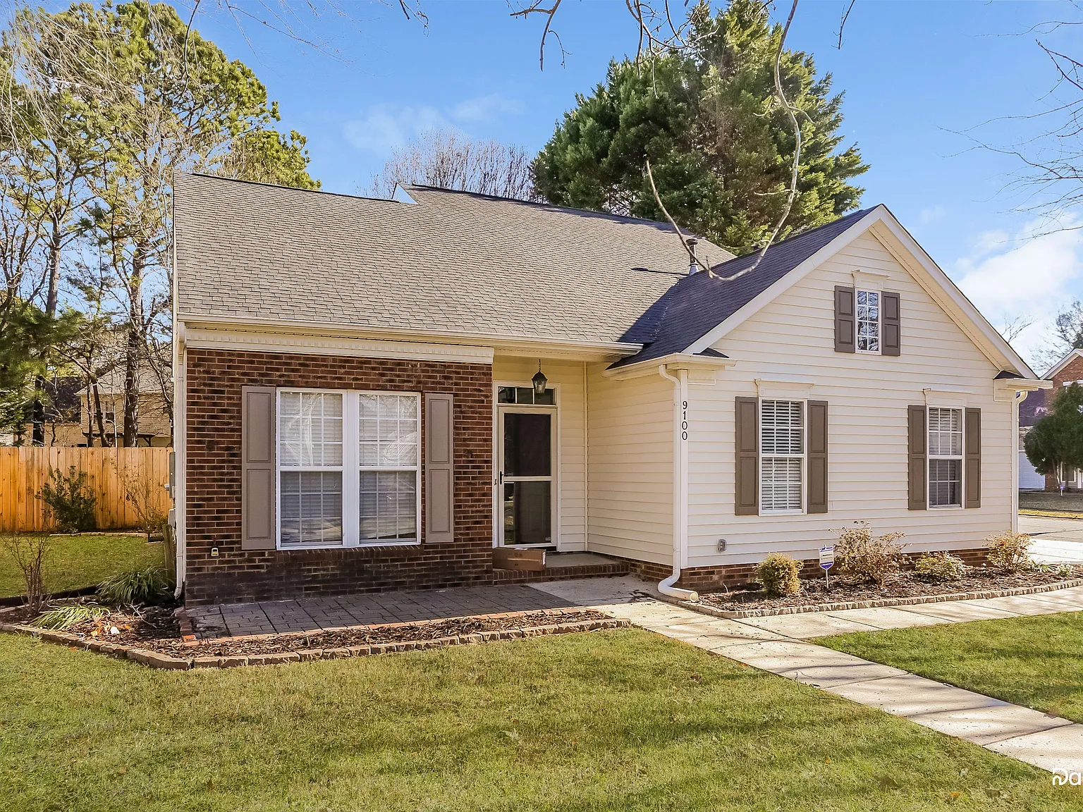 3 bed, 2.5 bath, 1738 sqft, $2,110 — Photo 3