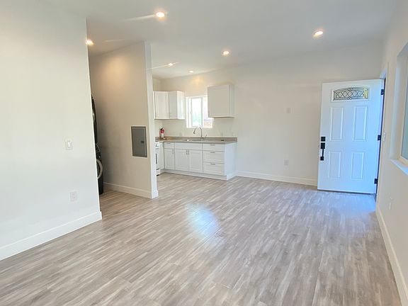 2nd image of 15948 Eccles St