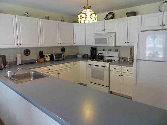 4th image of 143 Pinebrook Dr #143