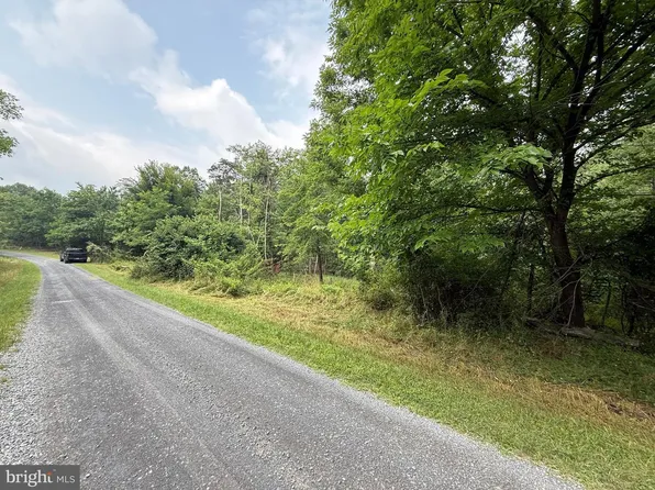 Hungaria Ave, Berkeley Springs, WV 25411