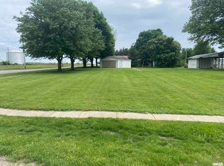 448 E Walnut St, Dawson, IL 62520