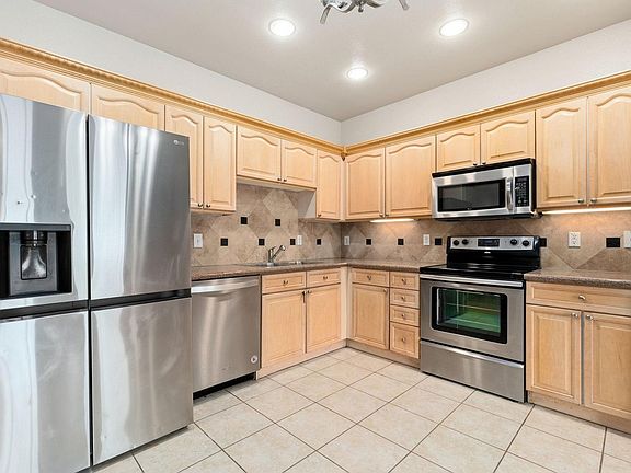 4th image of 3155 E 104th Ave #5B