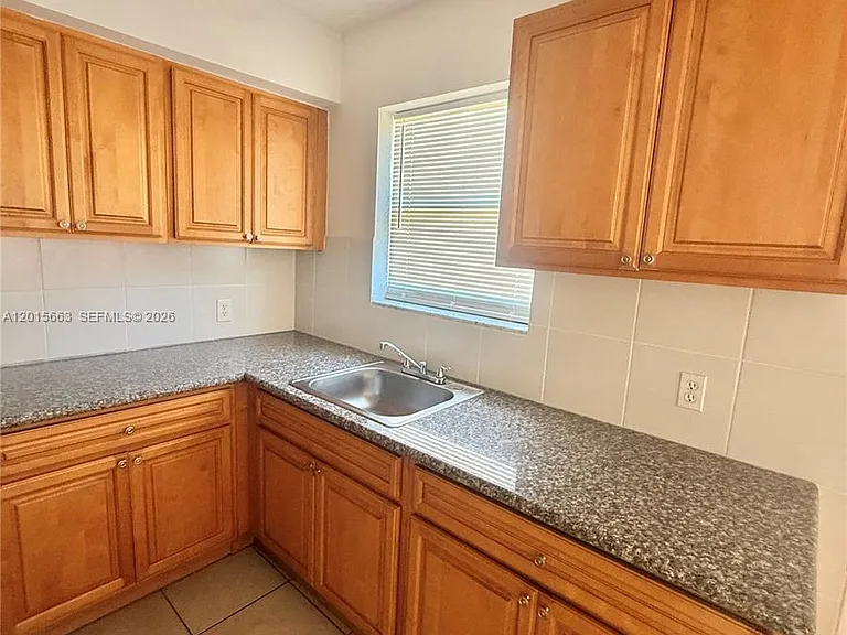 1903 Thomas St #8 — Photo 1