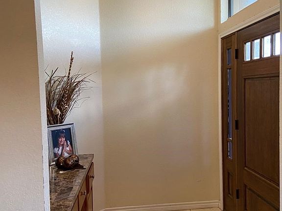 3rd image of 2078 Suncrest Dr