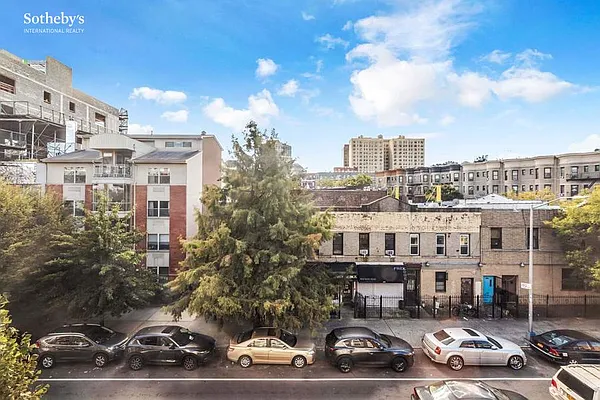 Sold by Sotheby's International Realty | media 8