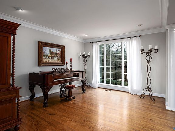 4th image of 2213 Hidden Ridge Cir