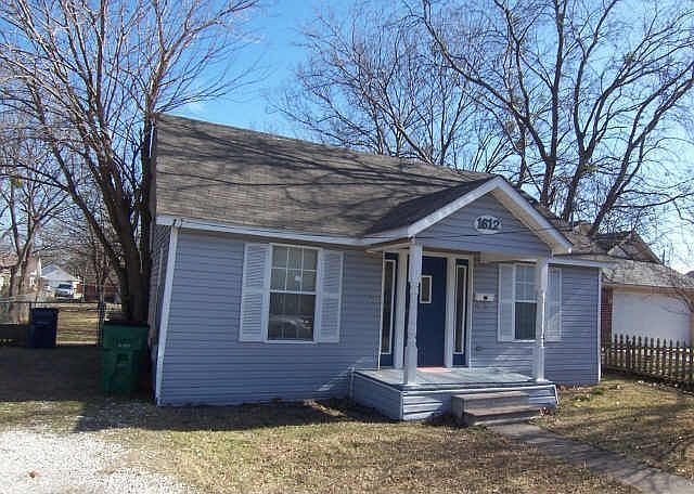 2nd image of 1612 Nelson St