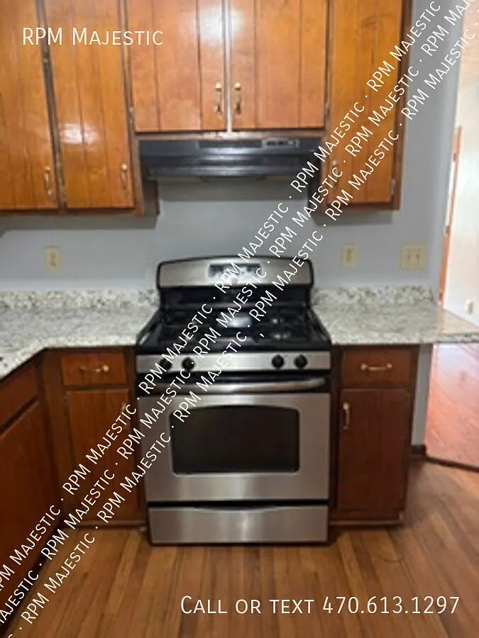 Modern Living Just Minutes from Downtown McDonough! — Photo 3