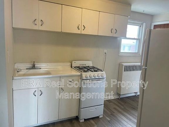5th image of 4400 Rocky River Dr APT 208