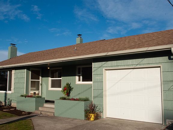 1-Car Gar has EZ-Lift auto door