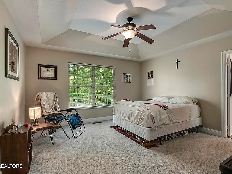 Master BR with walk-in closet