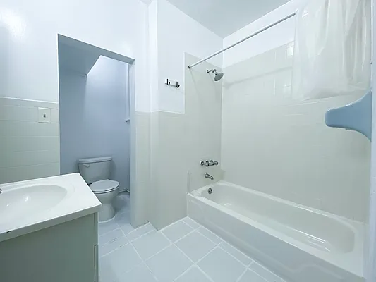 Rented by Oxford Property Group | media 17