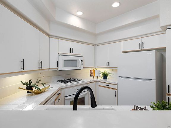 5th image of 11954 Tivoli Park Row Unit 2