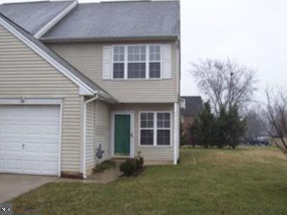 1st image of 32 Periwinkle Ct