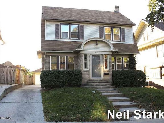 5th image of 619 College Ave SE