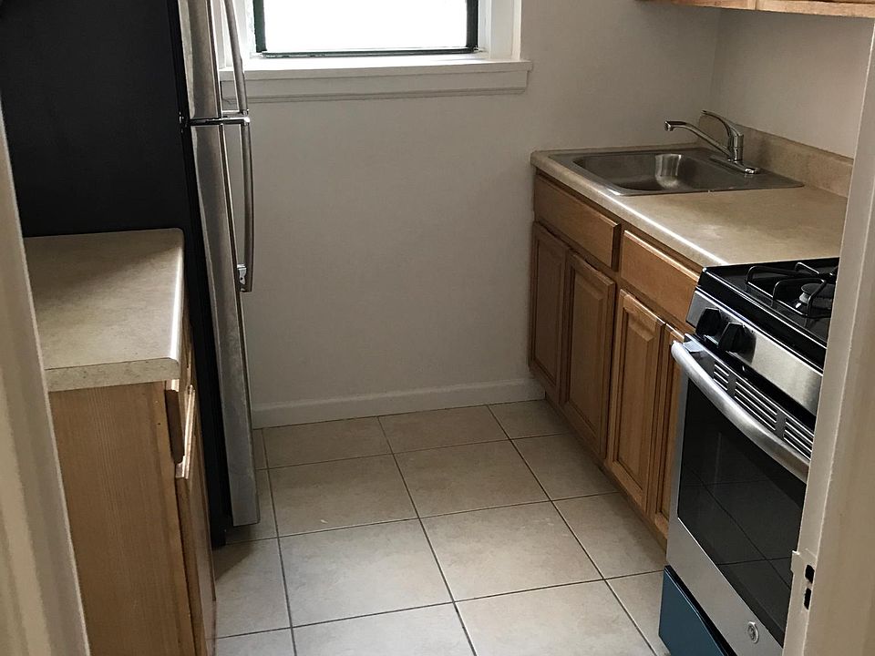 2nd image of 90 Glenwood Ave