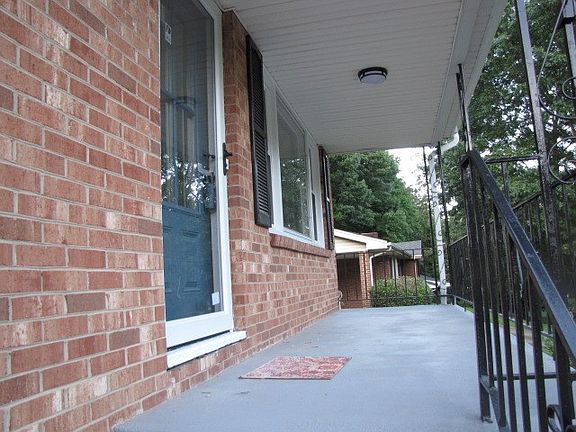 3rd image of 421 Wimbish Dr