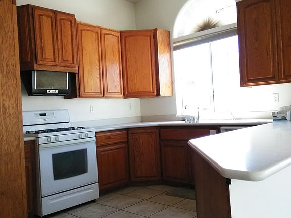 5th image of 165/167 S Santa Rosa St #167
