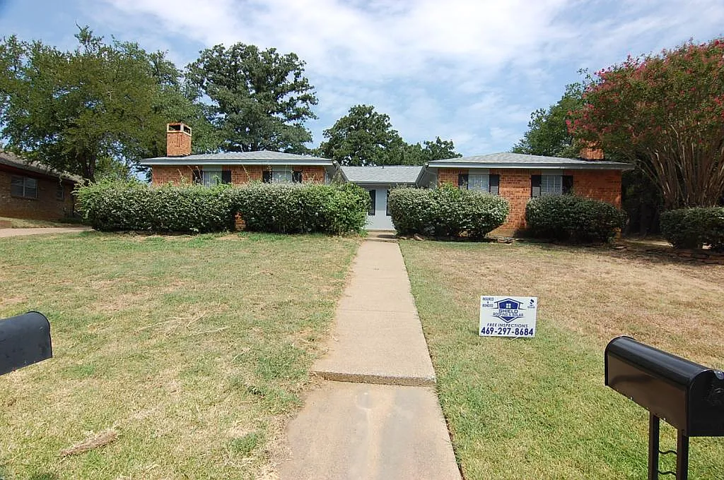4801 Woodland Park Blvd — Photo 1
