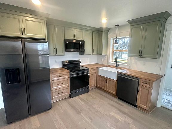 2nd image of 104 Olive St