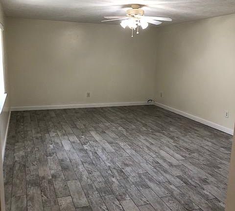 Living Room 20' x 14' View From Foyer