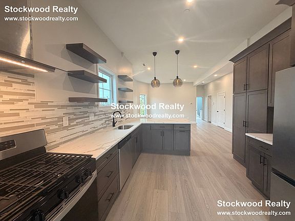 3rd image of 131 Boston St #3