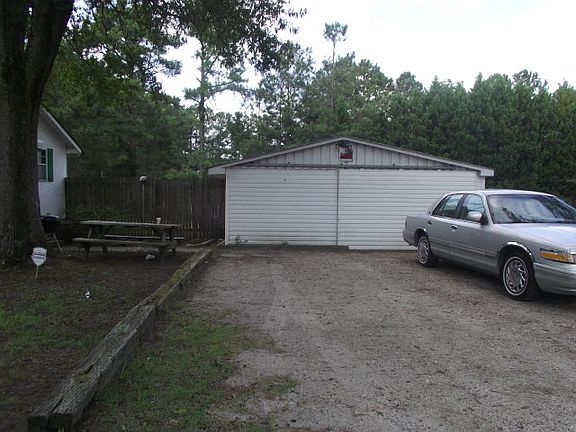 3rd image of 407 Northside Dr E