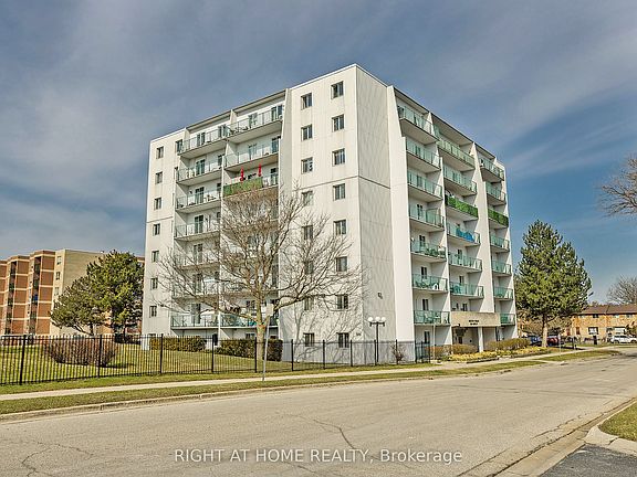 2nd image of 986 Huron St #701