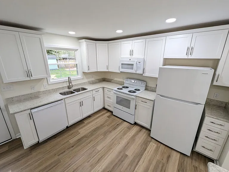 118 Nelson Dr — Photo 5