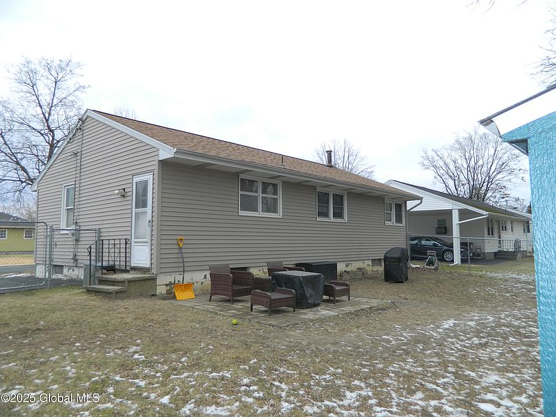 3rd image of 8 Riverview Terrace
