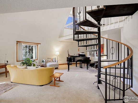 3rd image of 6611 Lakeview Dr