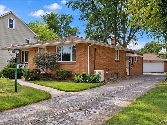 2nd image of 220 Maynard Dr