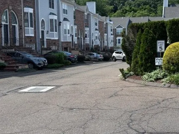2612 North Avenue #E9, Bridgeport, CT 06604