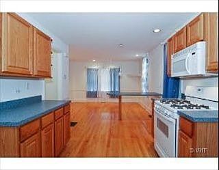 5th image of 2171 W Eastwood Ave