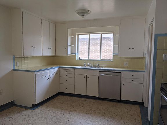 4th image of 1435 Zenobia St #1