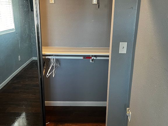 4th image of 1135 Parkyns Ave #2