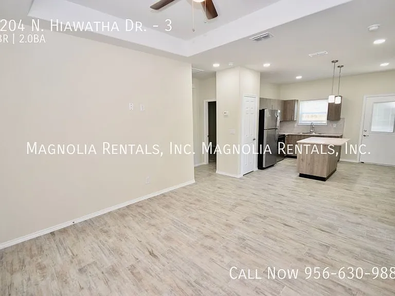 5204 N Hiawatha Dr #3 — Photo 2