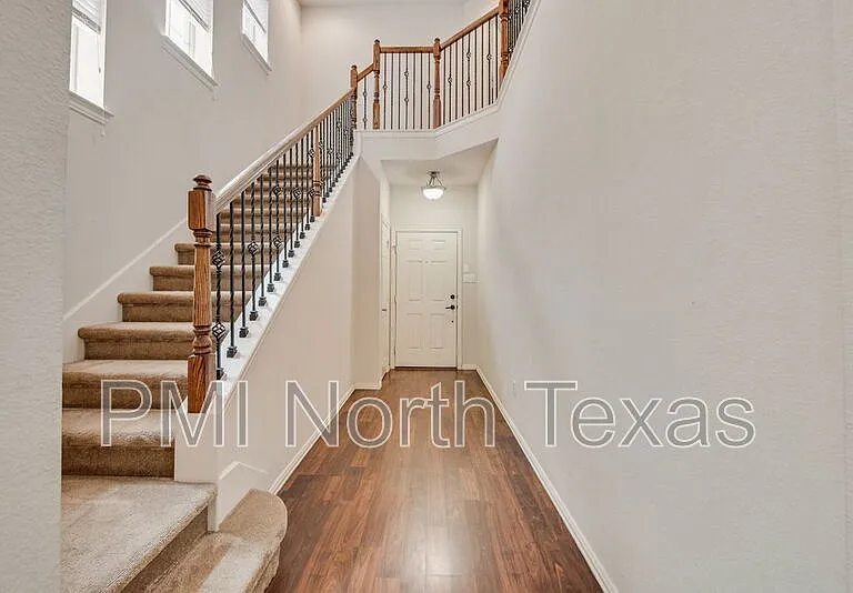 10516 Bolivar Dr — Photo 3