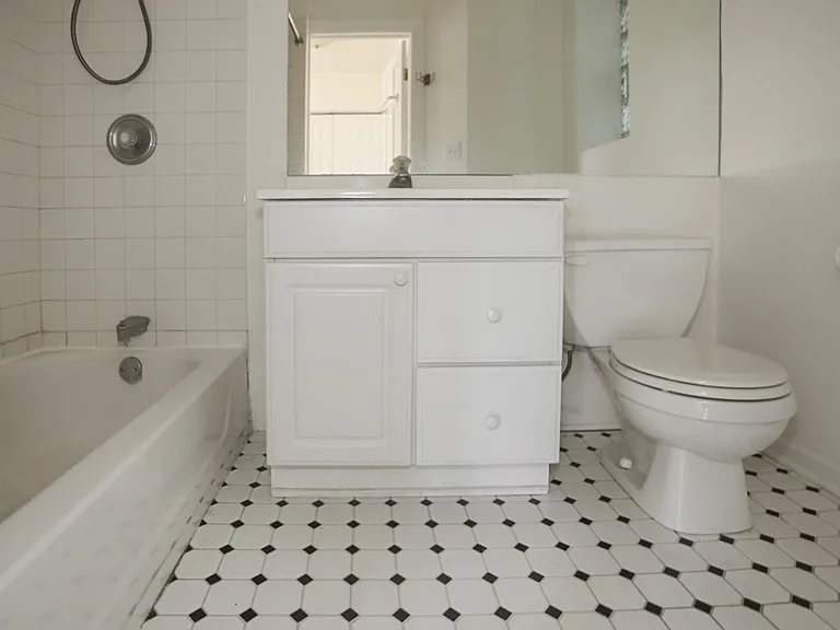 3846 1/2 N Southport Ave #3 — Photo 4