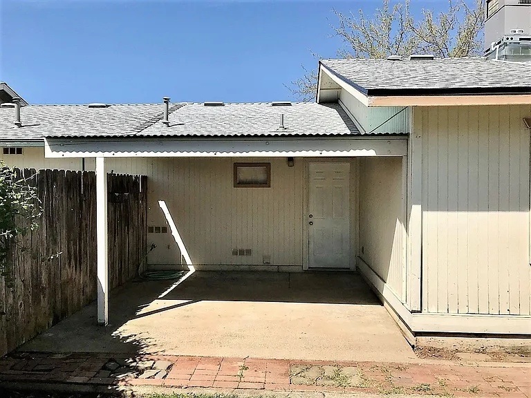 1970 Spruce Cir — Photo 9