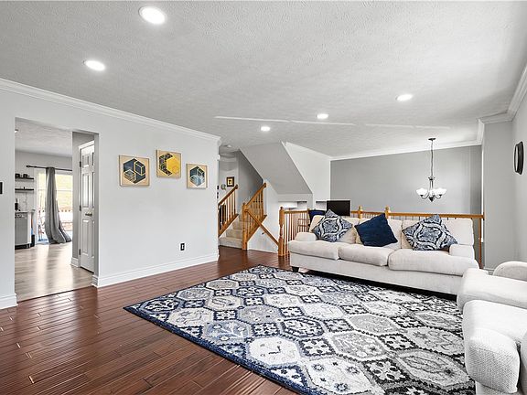 4th image of 6341 Oyster Bay Ct