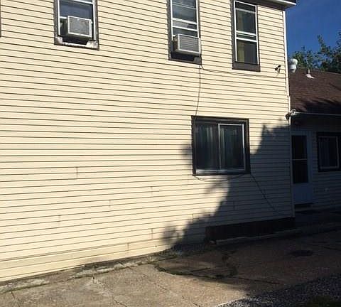 5th image of 569 Plymouth Ave